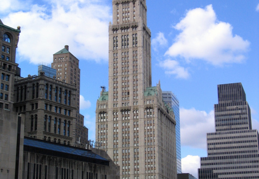 Le [url=http://www.nyc-architecture.com/SCC/SCC019.htm]Woolworth Building[/url]