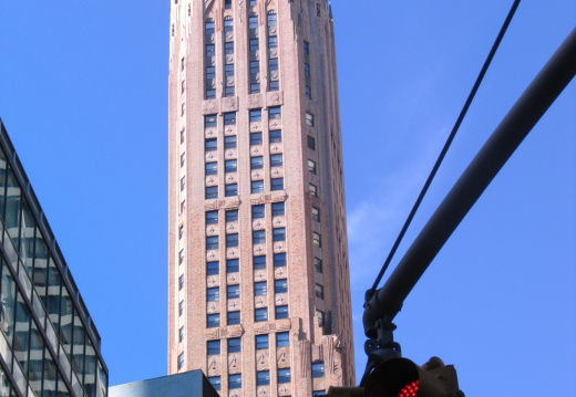 [url=http://www.nyc-architecture.com/MID/MID-HellsKitchen.htm]General Electric Building[/url]