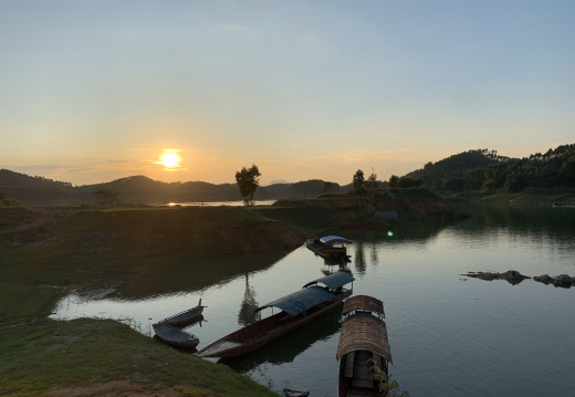 Balade sur le lac de Thac Ba