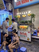 Juice bar sur les trottoirs d'Hanoi